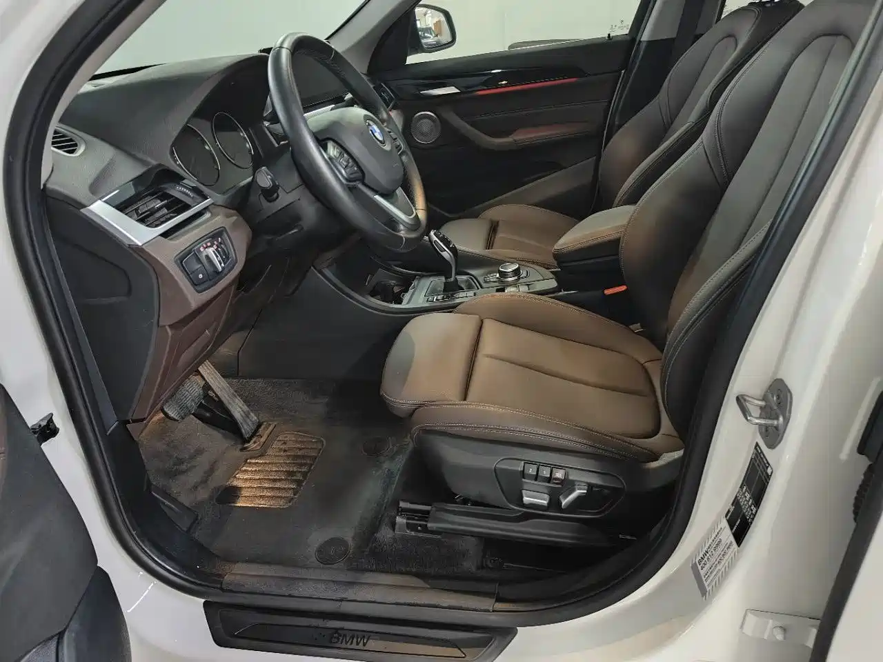 BMW X1 2022 sDrive20Li Fashion фото 4