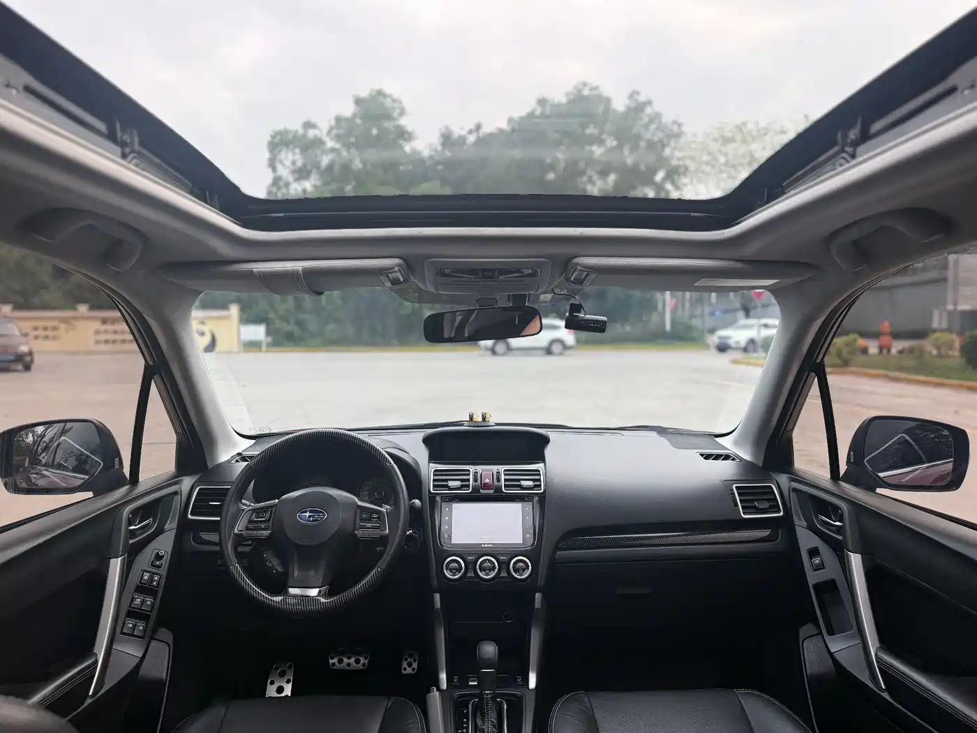 Subaru Forester 2015 2.5i Special Commemorative Edition фото 22