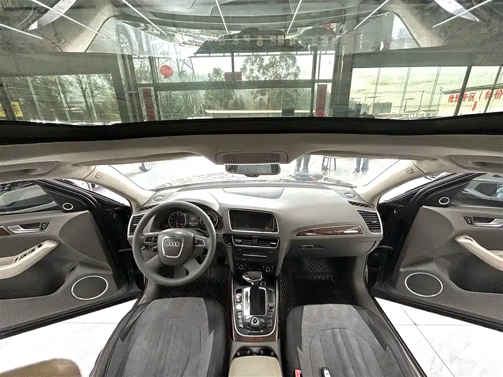 Audi Q5 2011 2.0TFSI Comfort фото 6