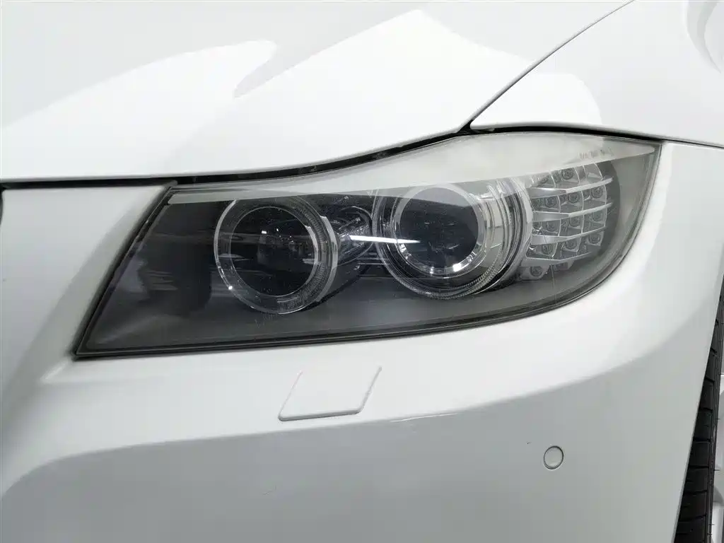 BMW 3 Series (Import) 2010 325i Luxury фото 7