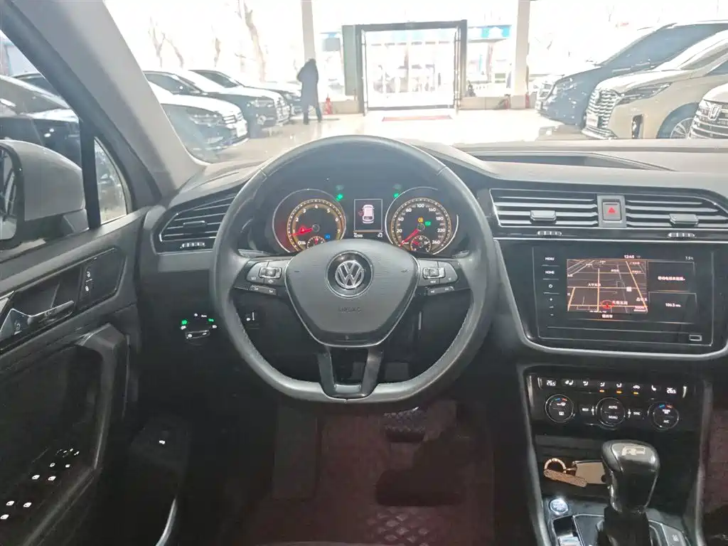 Volkswagen Tiguan L 2019 Facelift 330TSI Auto 2WD Smart Luxury China VI фото 11