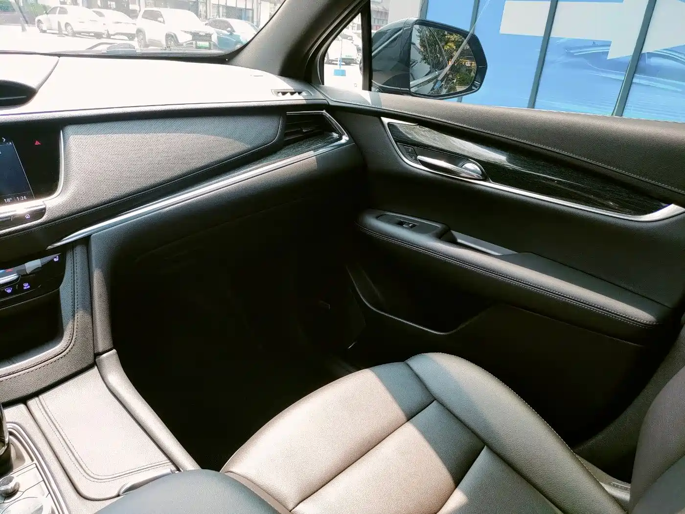 Cadillac XT5 2022 2.0T 2WD Luxury фото 26