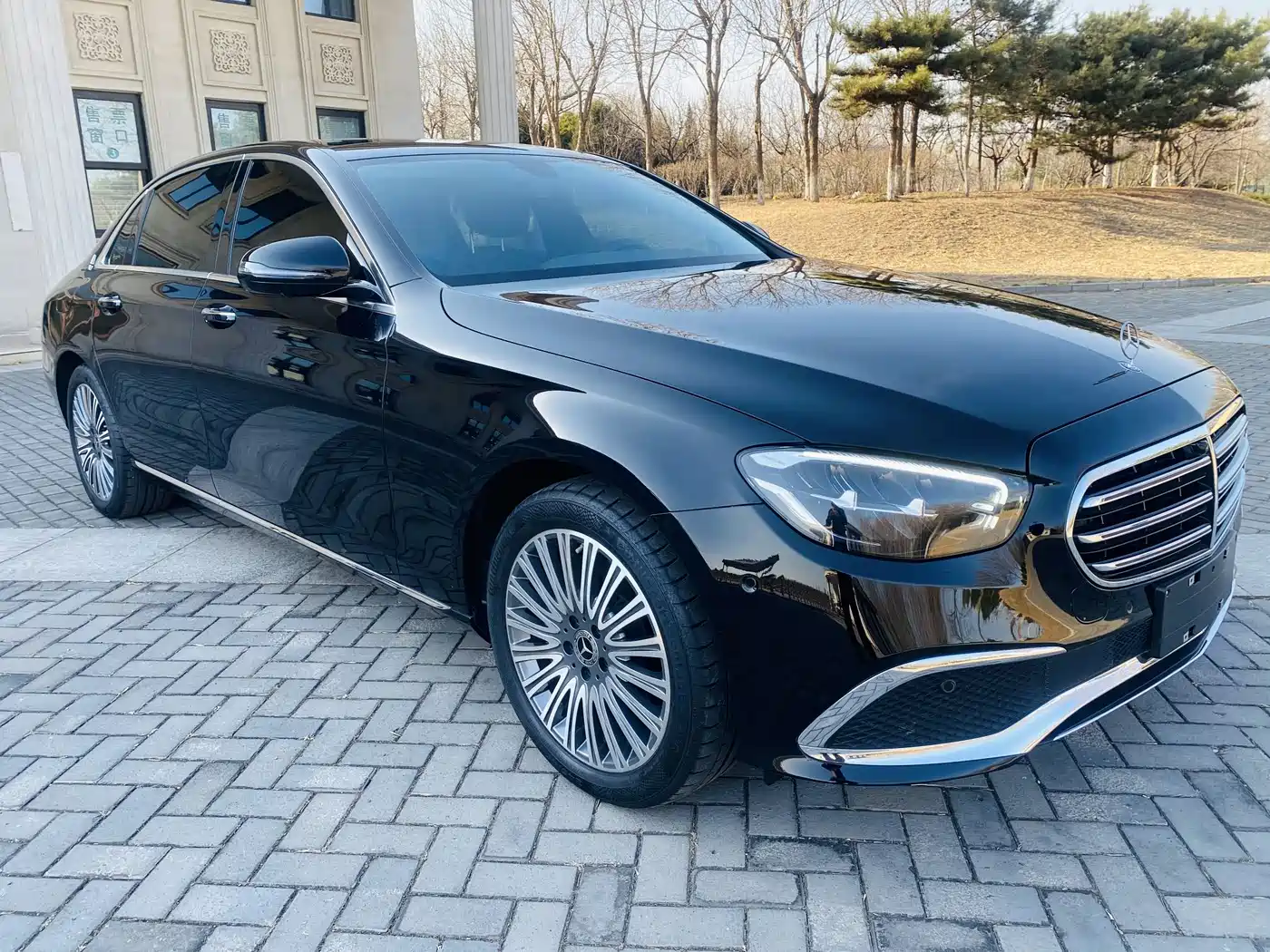 MERCEDES-BENZ E CLASS