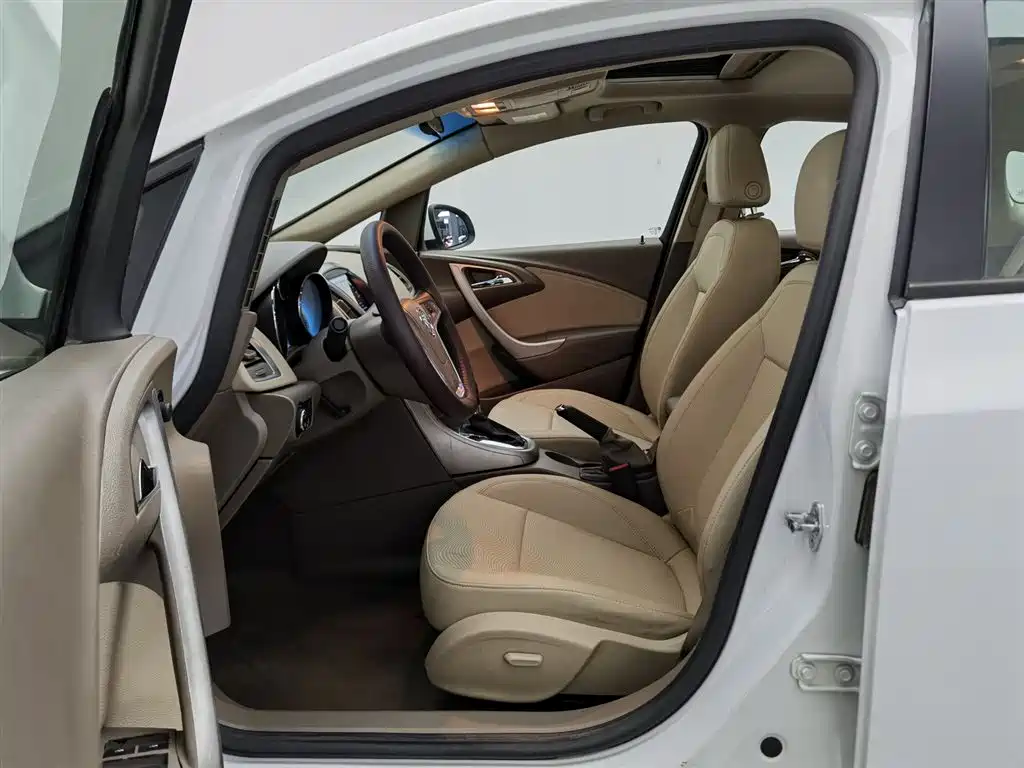 Buick Excelle 2013 GT 1.6L Automatic Fashion Edition фото 10