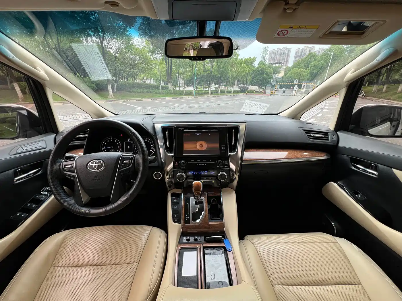 Toyota Alphard 2015 3.5L Premium Edition фото 9