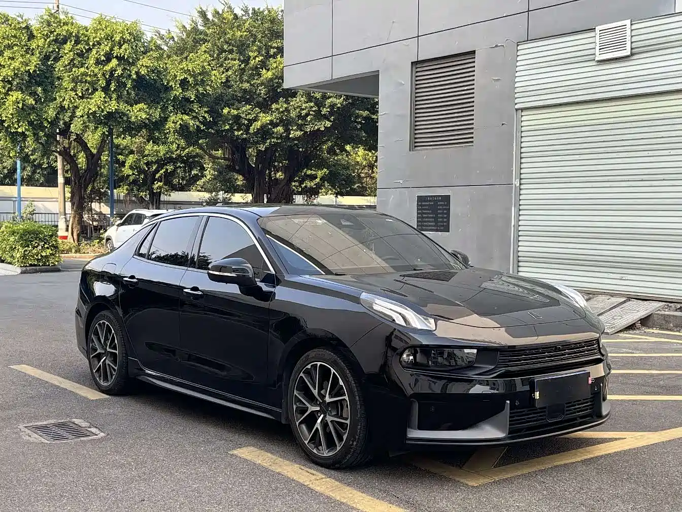 Lynk & Co 03 2018 1.5TD DCT Power Pro Version China V фото 3