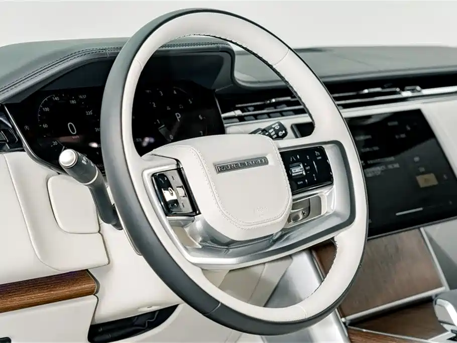 Land Rover Range Rover 2024 3.0 L6 400PS Genesis Extended фото 9