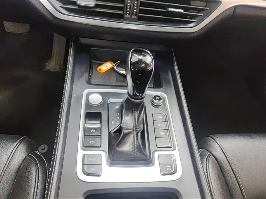 BYD Tang 2018 2.0T Auto Smart Connect Prestige 5-seater China V фото 16