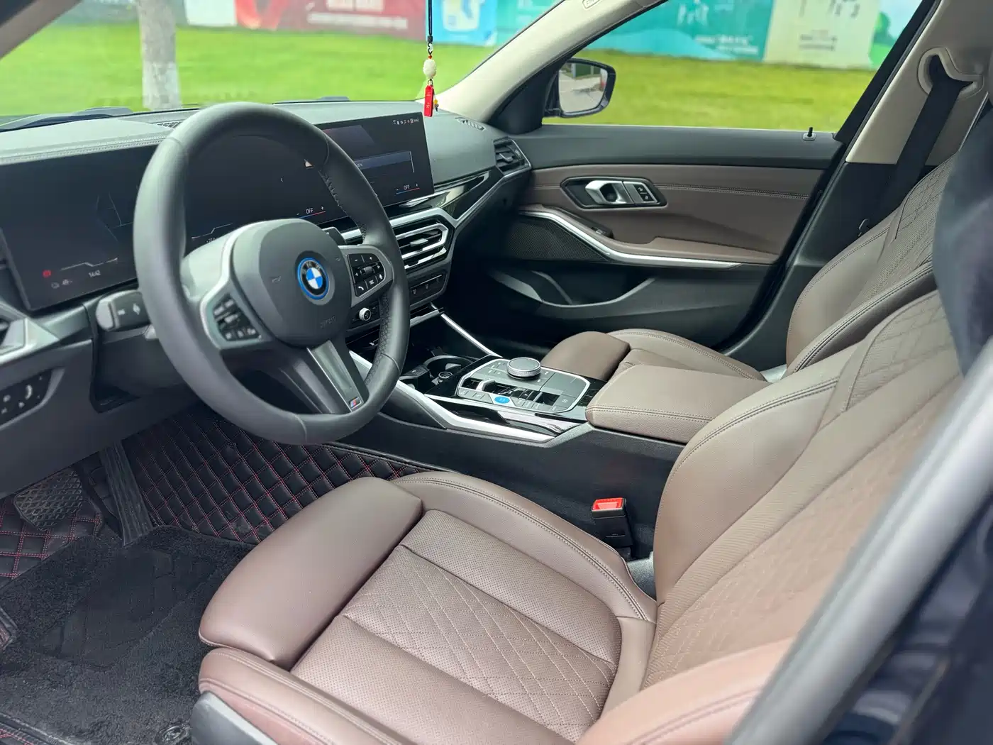 BMW i3 2024 eDrive 35 L фото 9