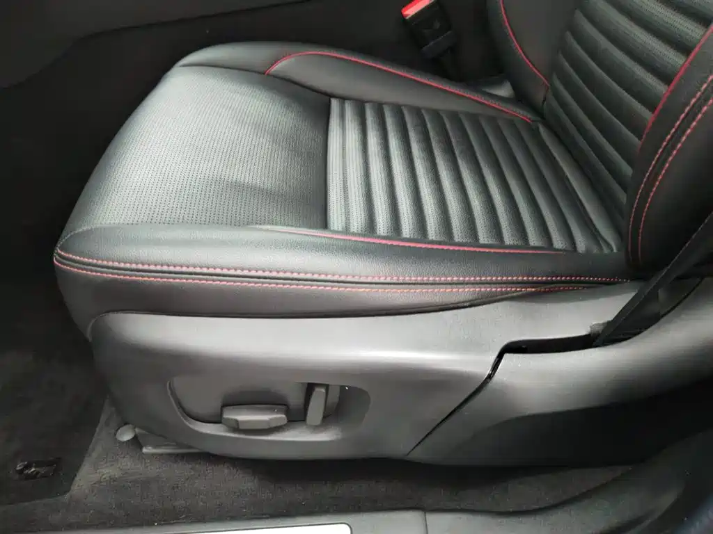 Land Rover Discovery Sport 2022 249PS Metropolis Edition 5-Seater фото 20
