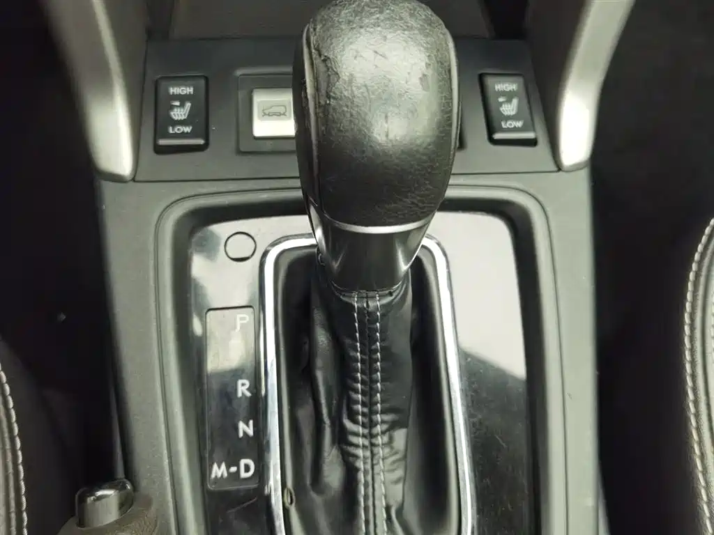 Subaru Forester 2015 2.5i Special Commemorative Edition фото 13