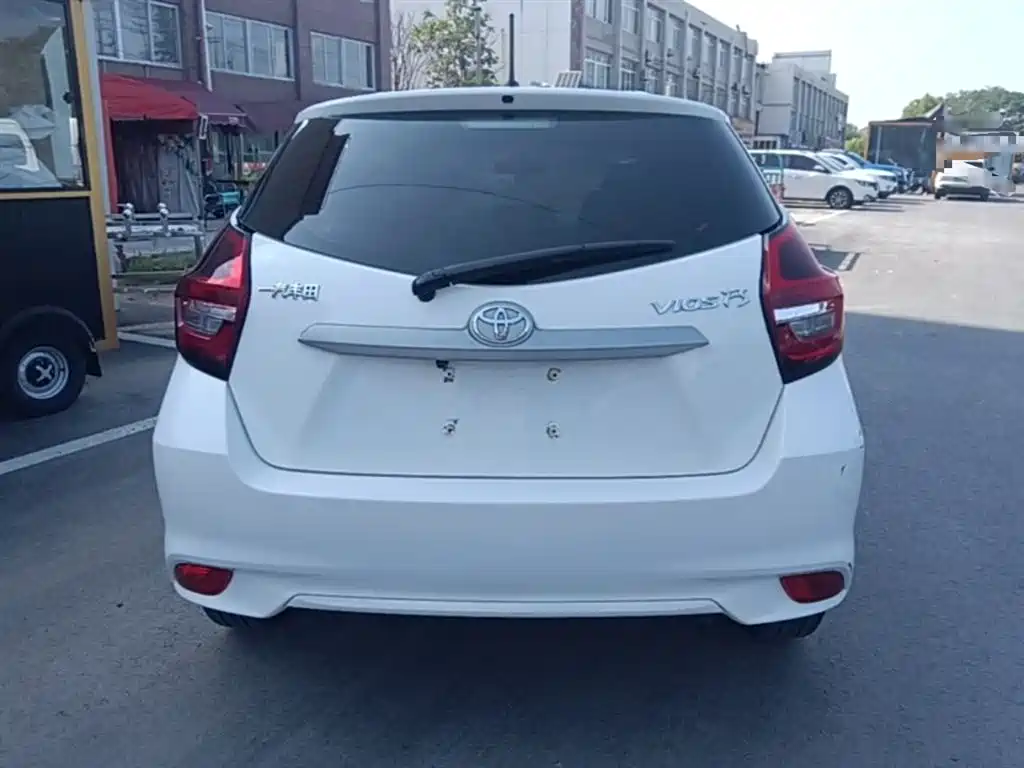 Toyota Vios FS 2021 1.5L CVT Fengchi Edition фото 6