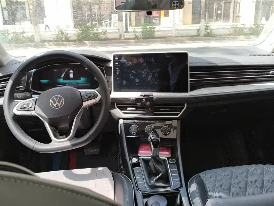 Volkswagen Sagitar 2023 300TSI DSG Surpassing Edition фото 12