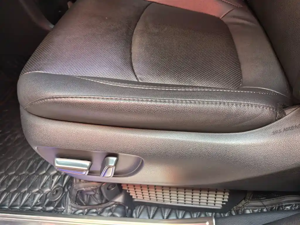 Toyota Sienna 2021 2.5L Hybrid Premium Edition фото 15