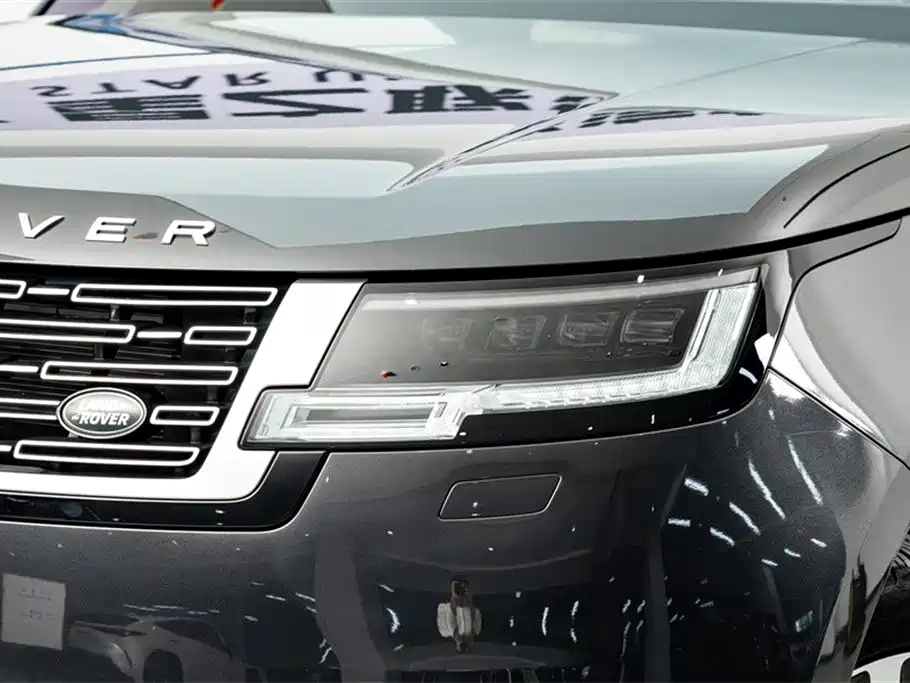 Land Rover Range Rover 2024 3.0 L6 400PS Genesis Extended фото 4