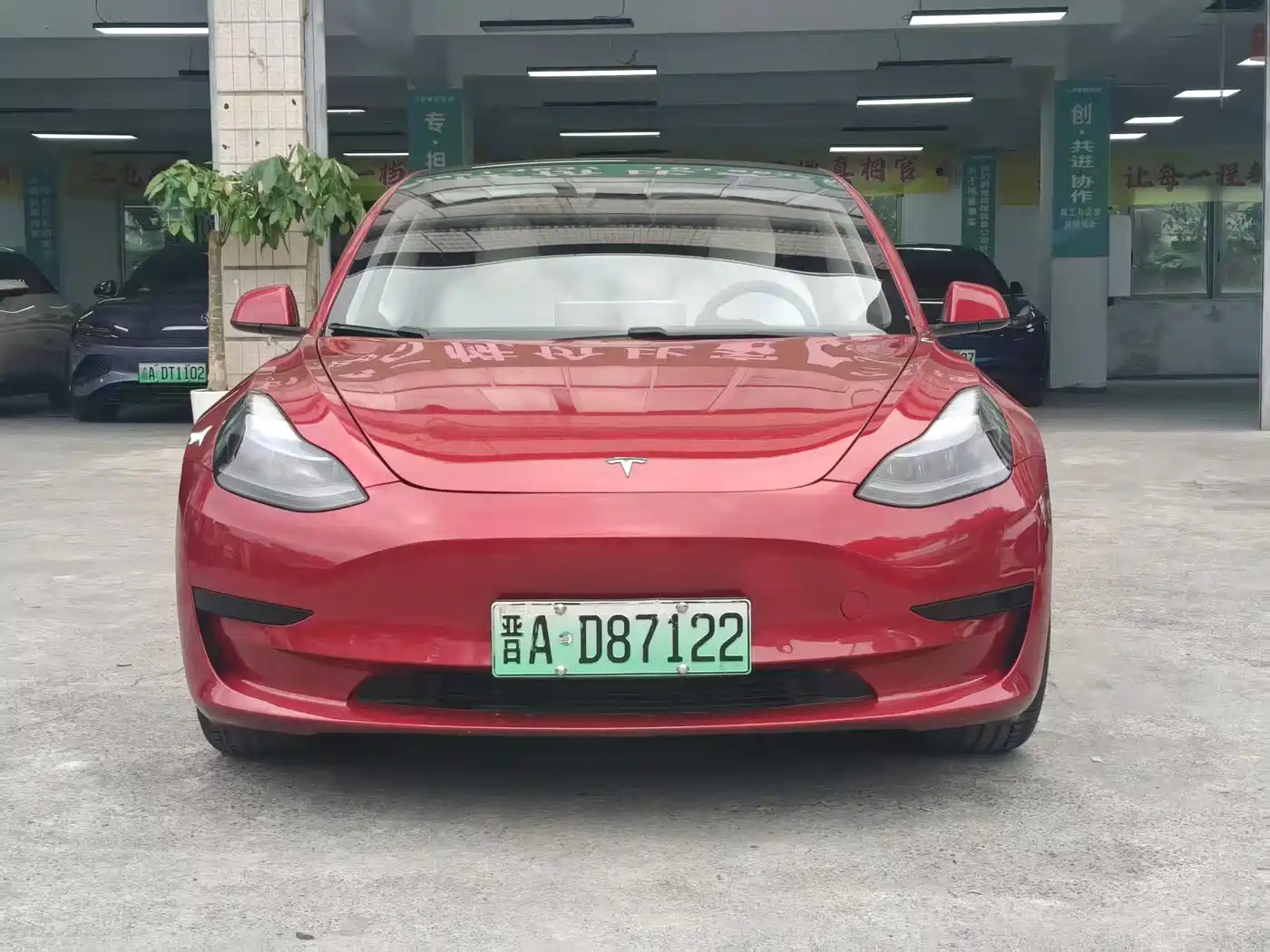 TESLA MODEL 3