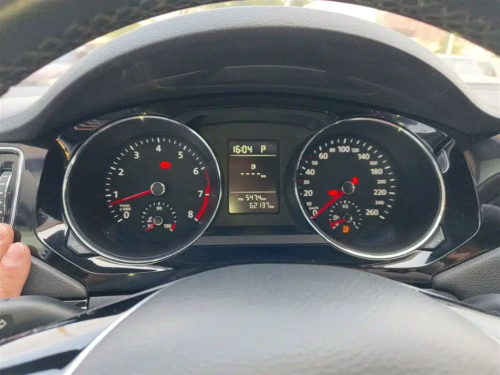 Volkswagen Sagitar 2015 230TSI Automatic Comfort фото 12