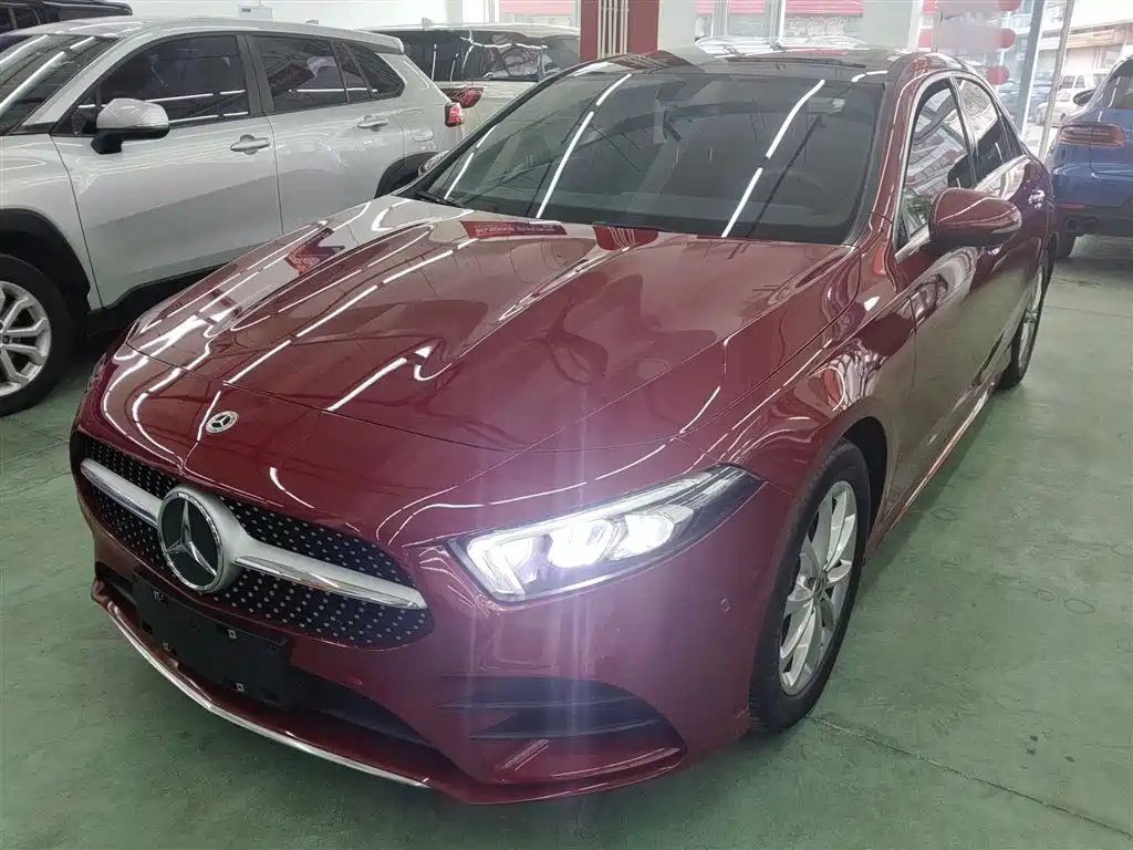 Mercedes-Benz A-Class 2022 A 200 L Sport Sedan Dynamic фото 2