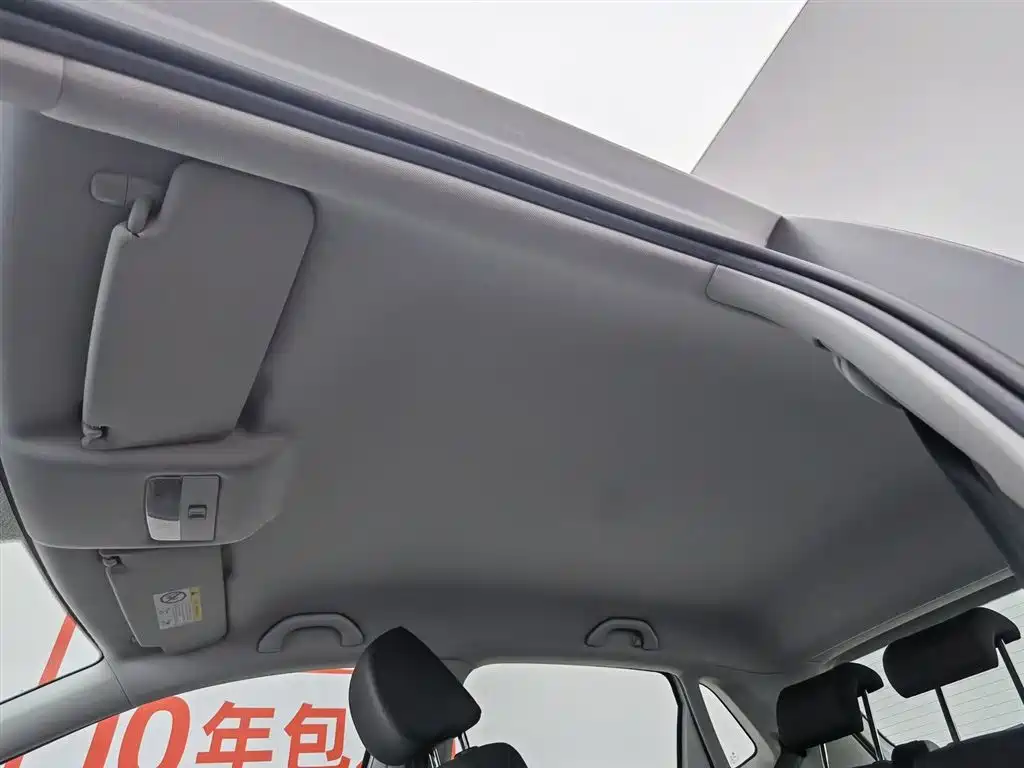 Volkswagen Polo 2016 1.4L Automatic Trend фото 14