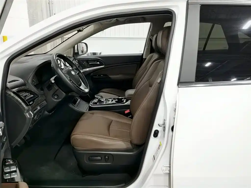BYD Tang New Energy 2015 2.0T 4WD Flagship фото 10