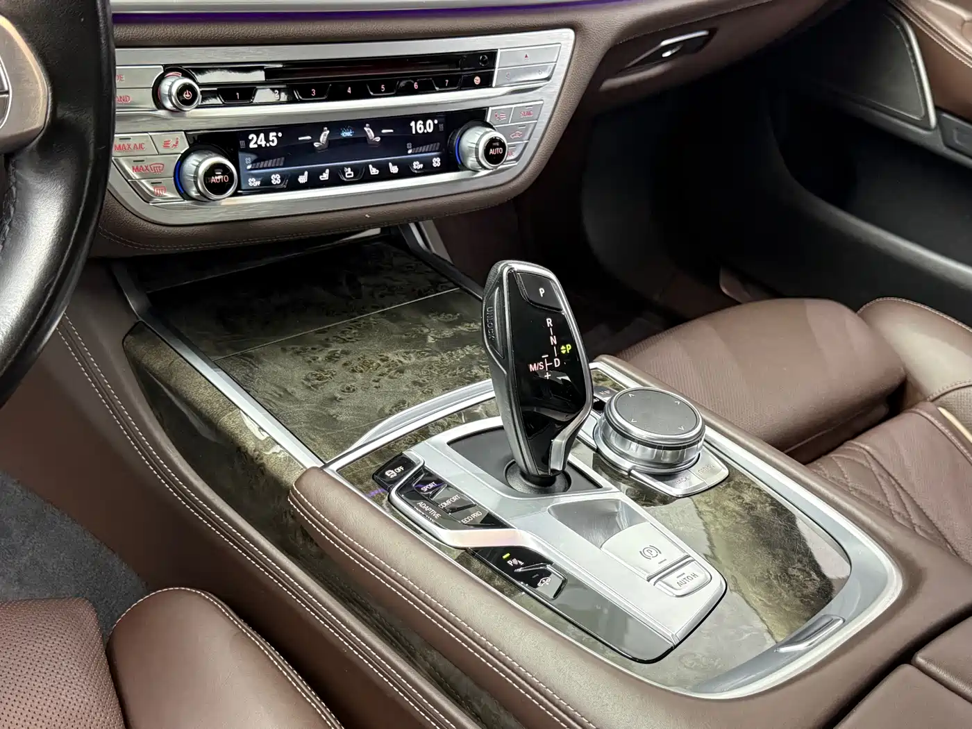BMW 7 Series 2016 740Li Leading Edition фото 7