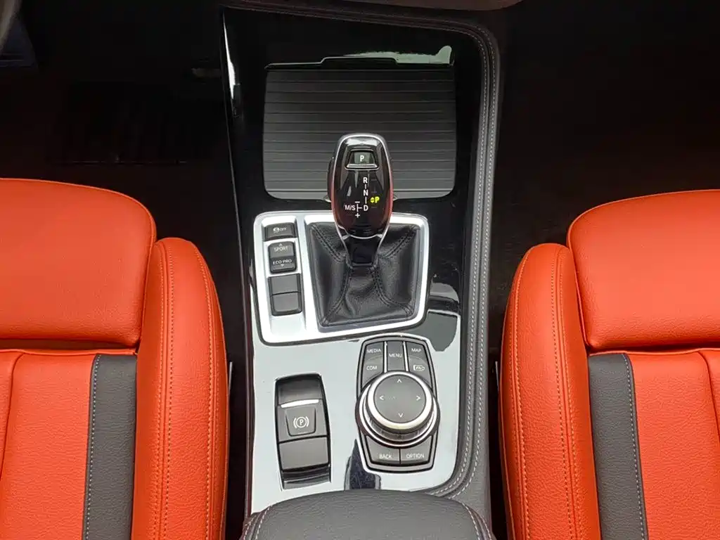 BMW 1 Series 2023 125i M Sport Shadow Edition фото 20