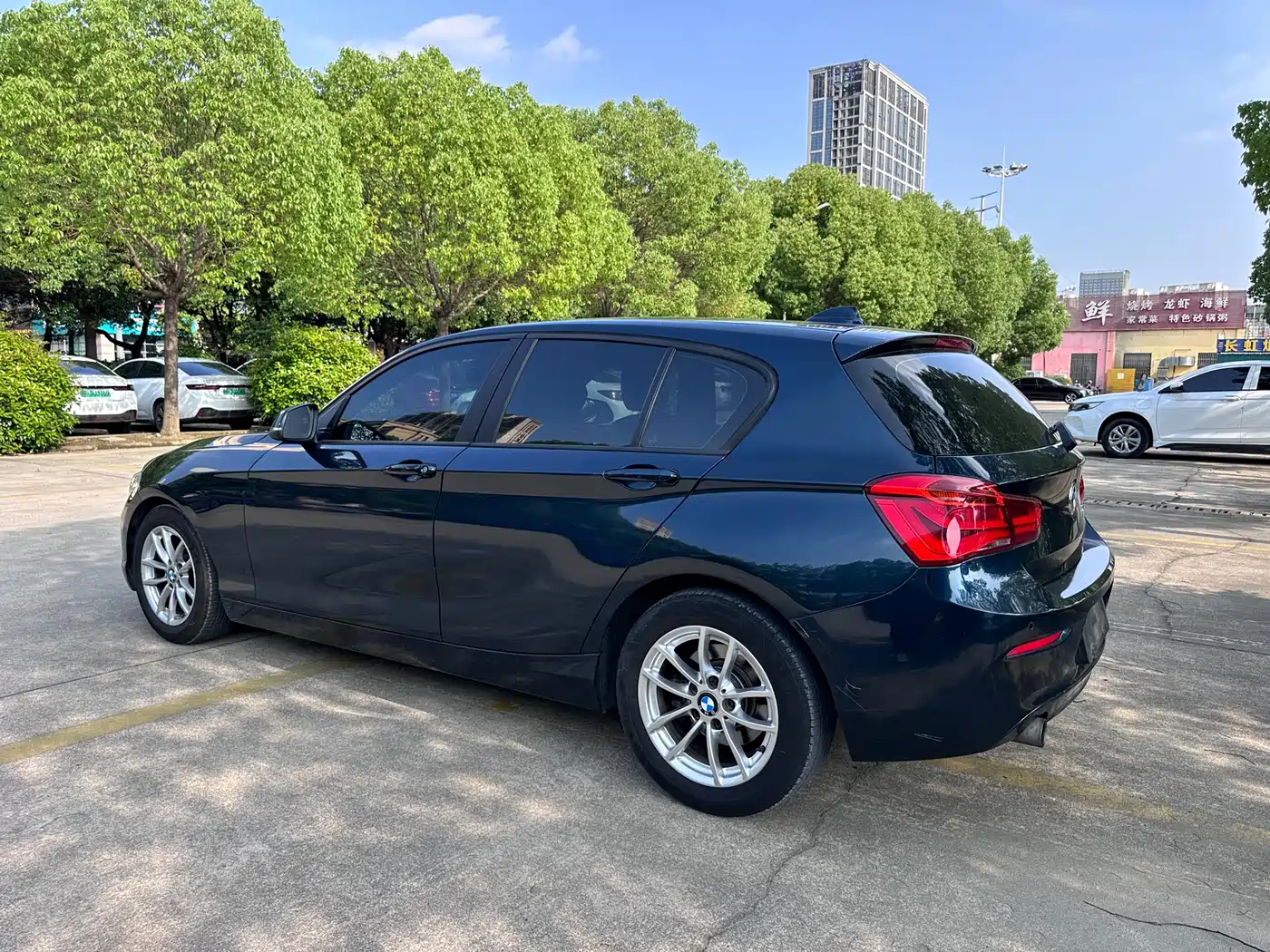 BMW 1 Series (Import) 2016 118i Leading фото 12