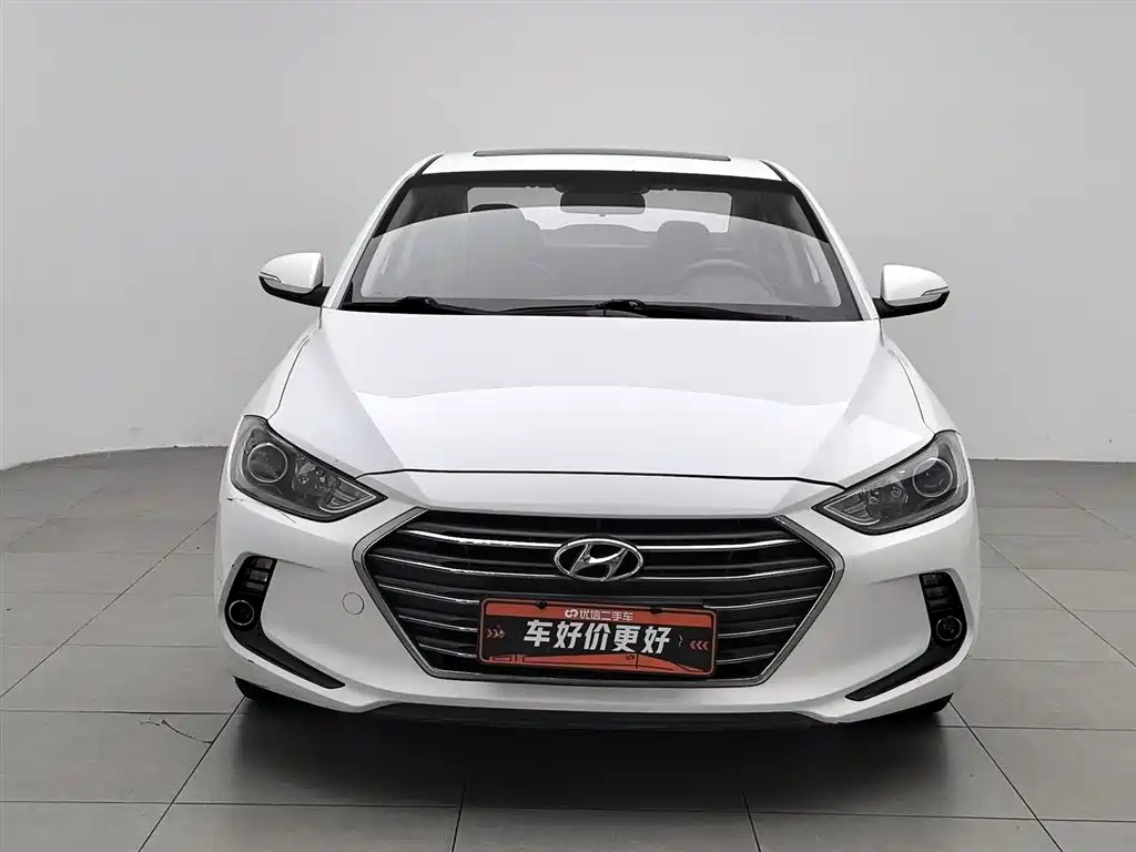 Hyundai Elantra 2018 1.6L Automatic 15th Anniversary Special Edition фото 3