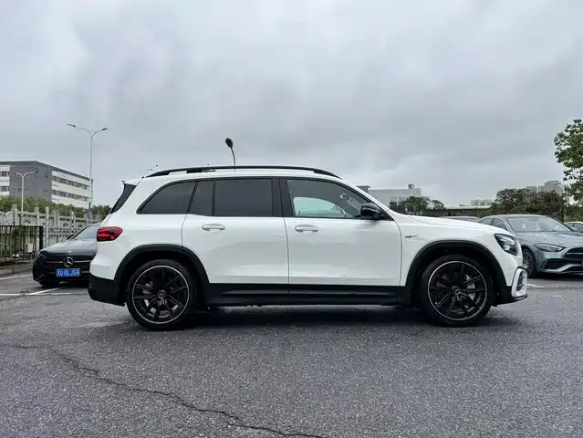 Mercedes-Benz GLB AMG 2025 Model AMG GLB 35 4MATIC — фото 4