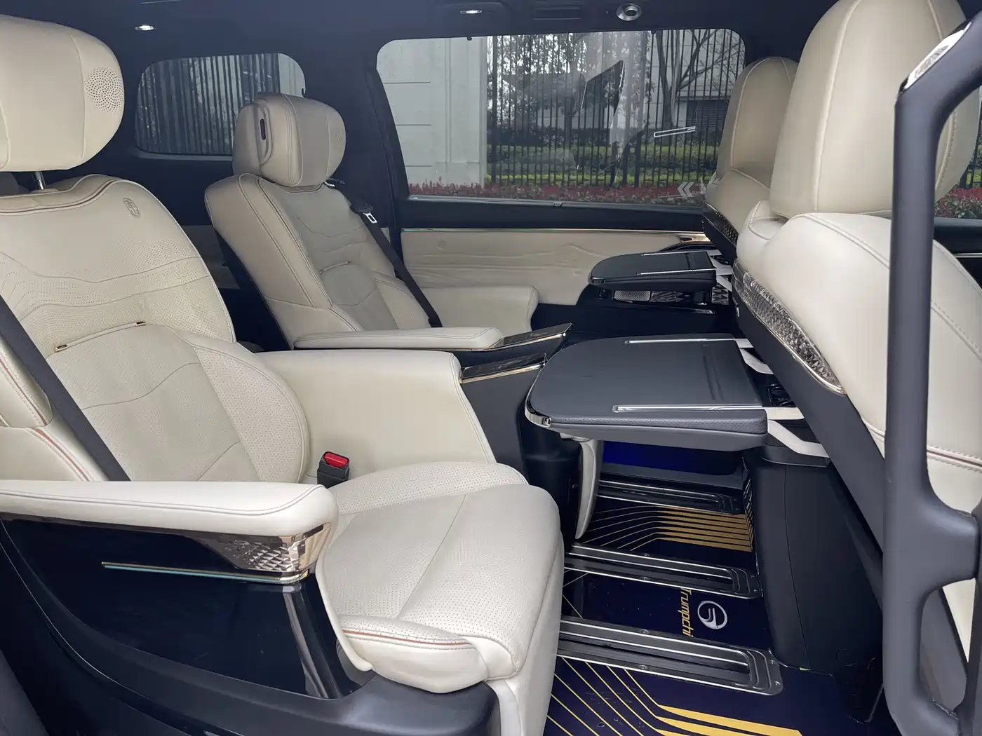 GAC Trumpchi Trumpchi M8 2023 Model Master Series Hybrid Royal Edition фото 14