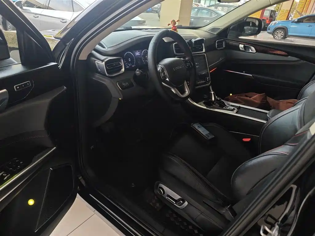 Lynk & Co 01 2017 2.0T AWD Pro фото 16