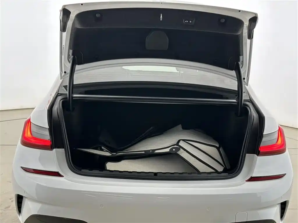 BMW 3 Series 2022 Facelift 325Li M Sport Shadow Edition фото 7