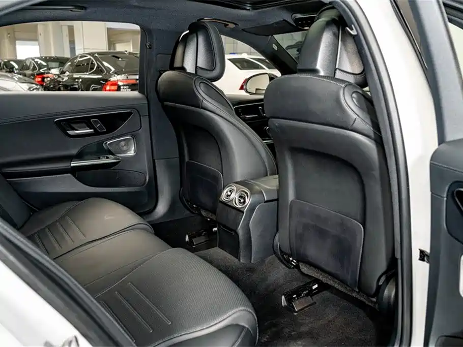 Mercedes-Benz C-Class 2024 Facelift C 260 L Moonlight Sport фото 20
