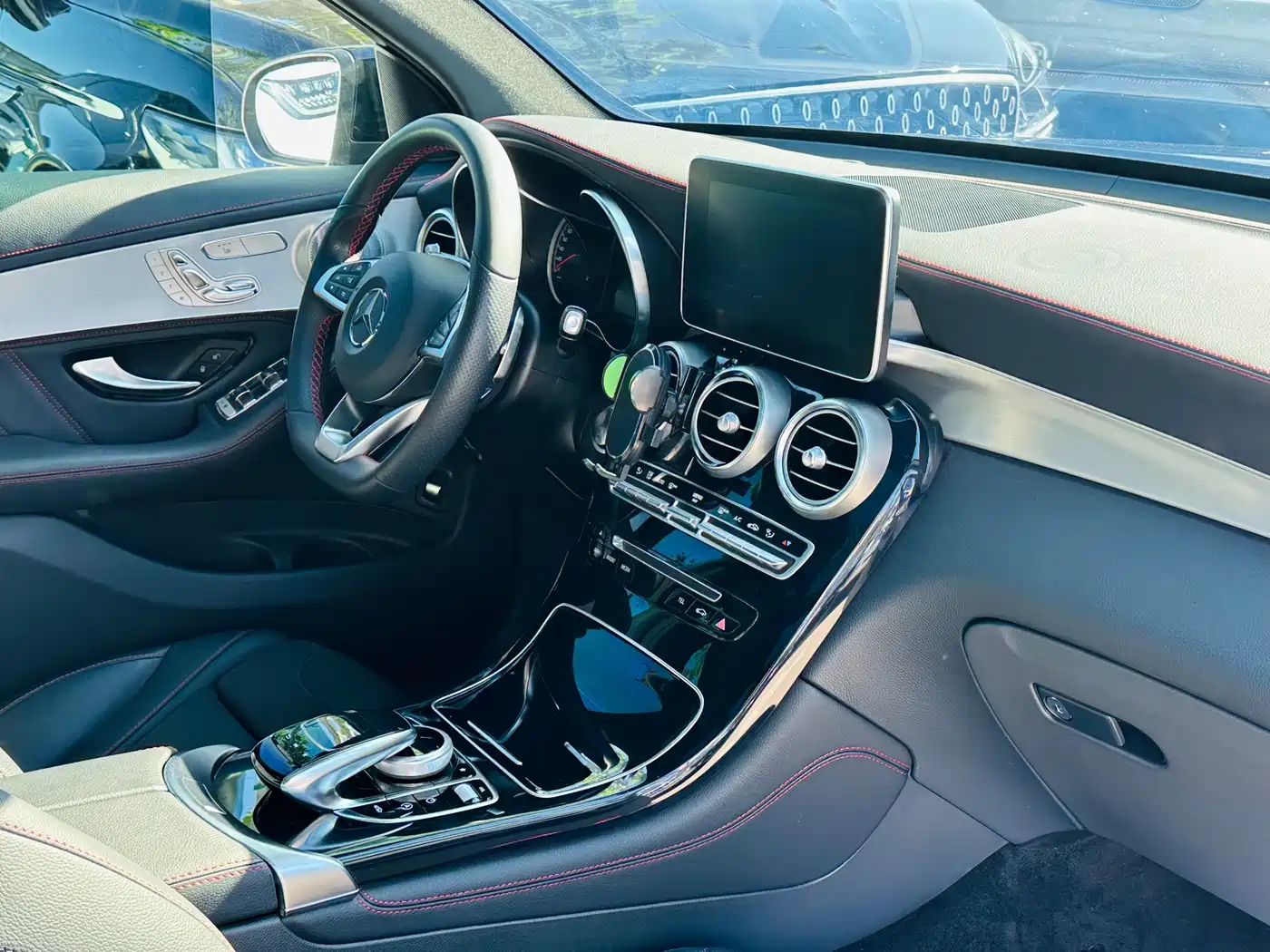 Mercedes-Benz GLC AMG 2017 AMG GLC 43 4MATIC фото 24