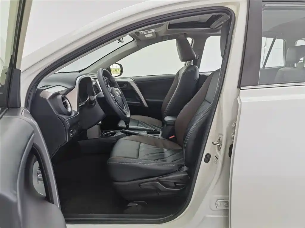 Toyota RAV4 Rongfang 2019 2.0L CVT 2WD Pioneer Edition China VI фото 10