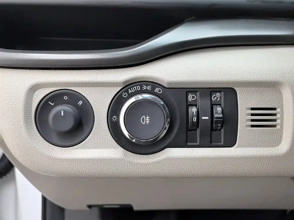 Buick Excelle 2018 15T Dual Clutch Elite (China V) фото 21