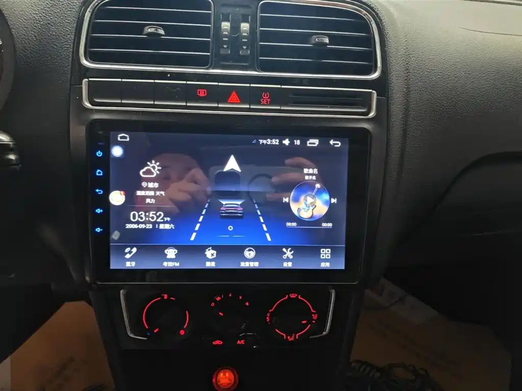 Volkswagen Polo 2014 1.6L Automatic Comfort Edition фото 13