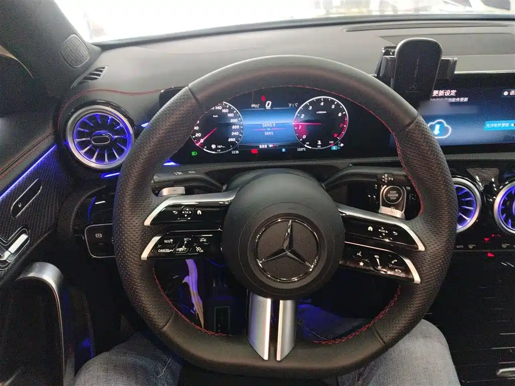 Mercedes-Benz A-Class 2025 A 200 L Fashion Edition фото 11