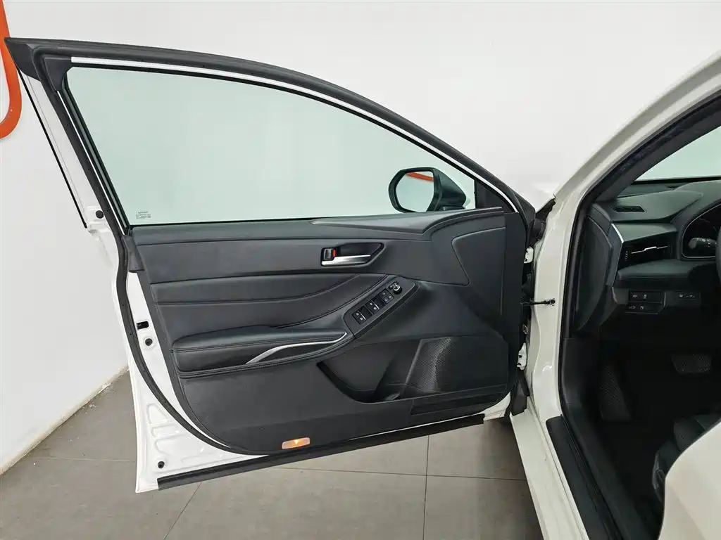 Toyota Avalon 2019 Hybrid 2.5L Luxury Edition China VI фото 8