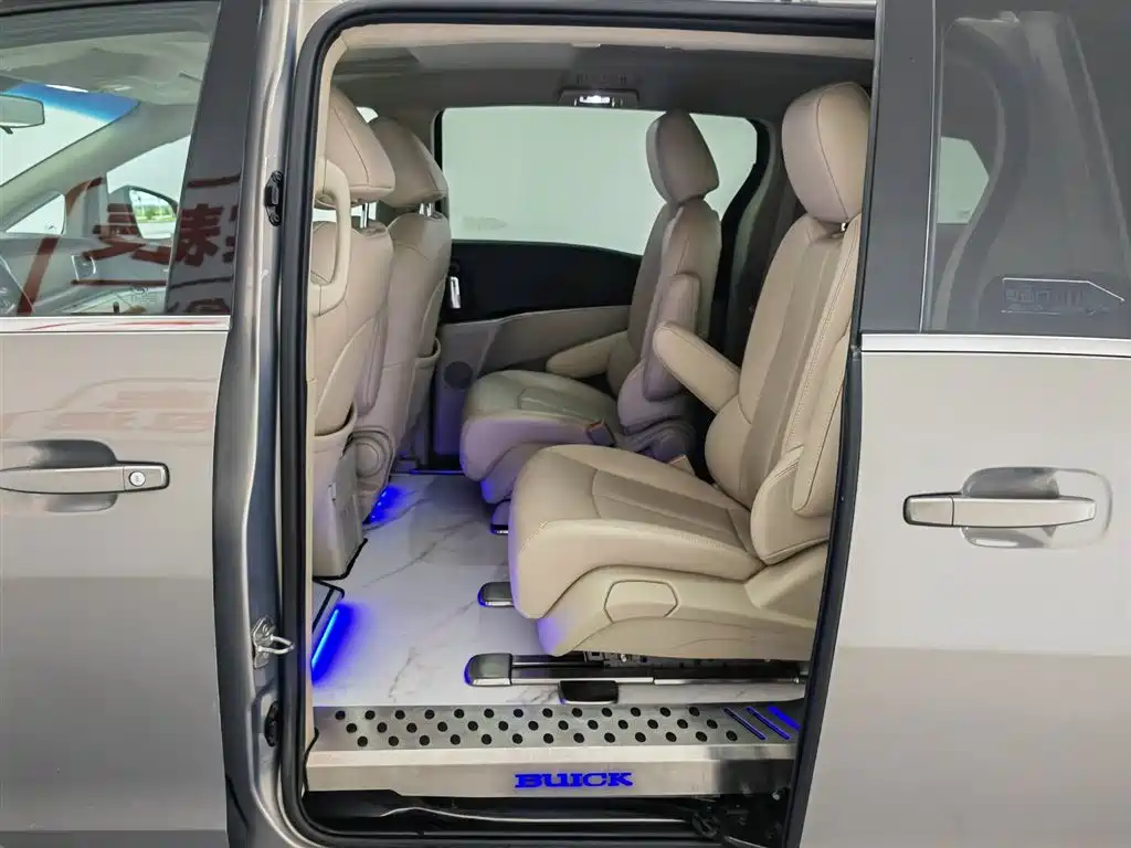 Buick GL8 2018 28T Comfort China VI фото 15