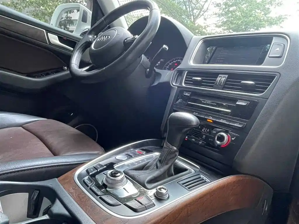 Audi Q5 2016 40 TFSI Technology Model фото 11