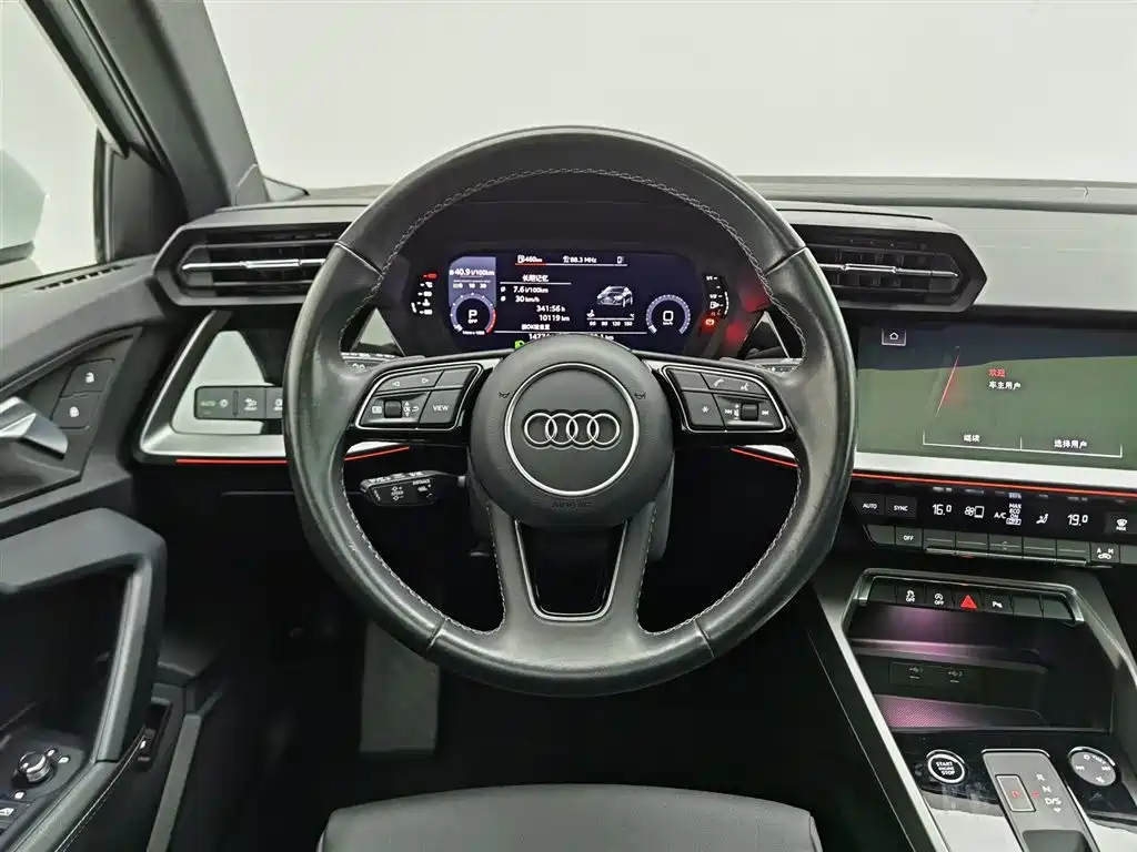 Audi A3 2024 Model A3L Limousine 35 TFSI Fashion Sport фото 11