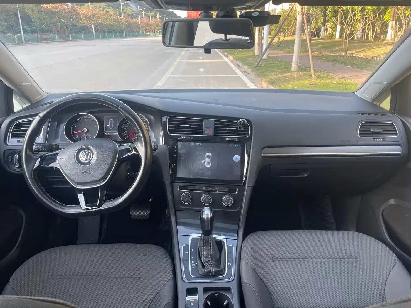 Volkswagen Golf 2017 230TSI Auto Comfort Millionth Anniversary Edition фото 5