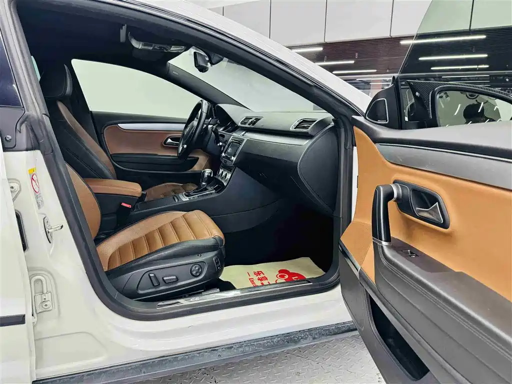 Volkswagen FAW-Volkswagen CC 2015 1.8TSI Luxury фото 27