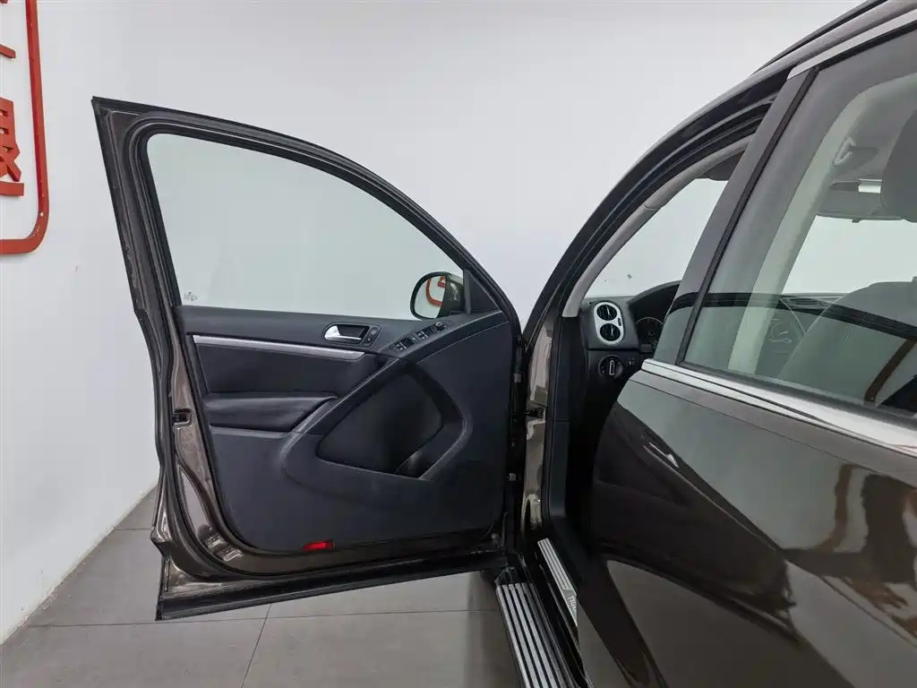 Volkswagen Tiguan 2015 1.8TSI Automatic 4WD Comfortline фото 8