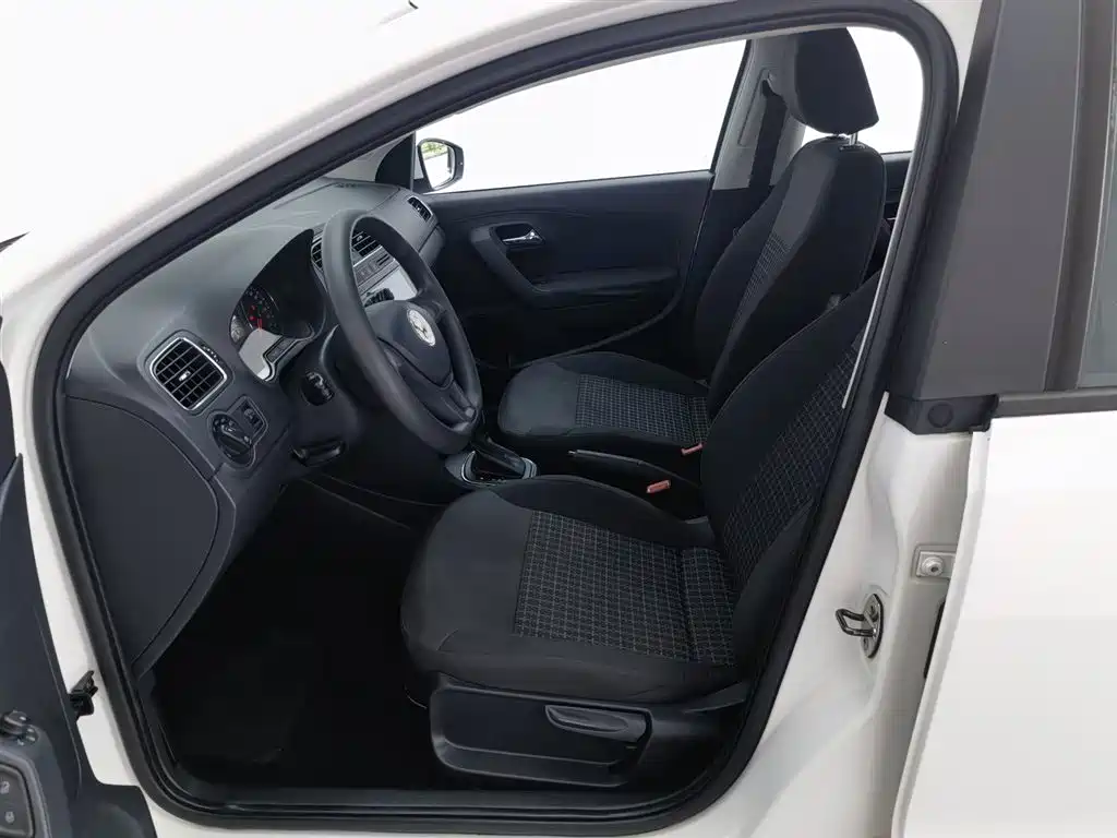 Volkswagen Polo 2014 1.6L Automatic Comfort Edition фото 10