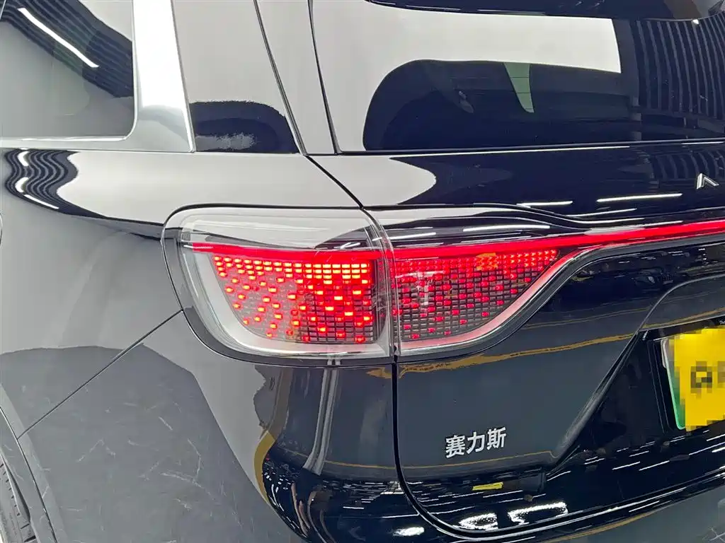 AITO Wenjie AITO M9 2025 Extended Range Ultra 52kWh 6-Seater фото 11