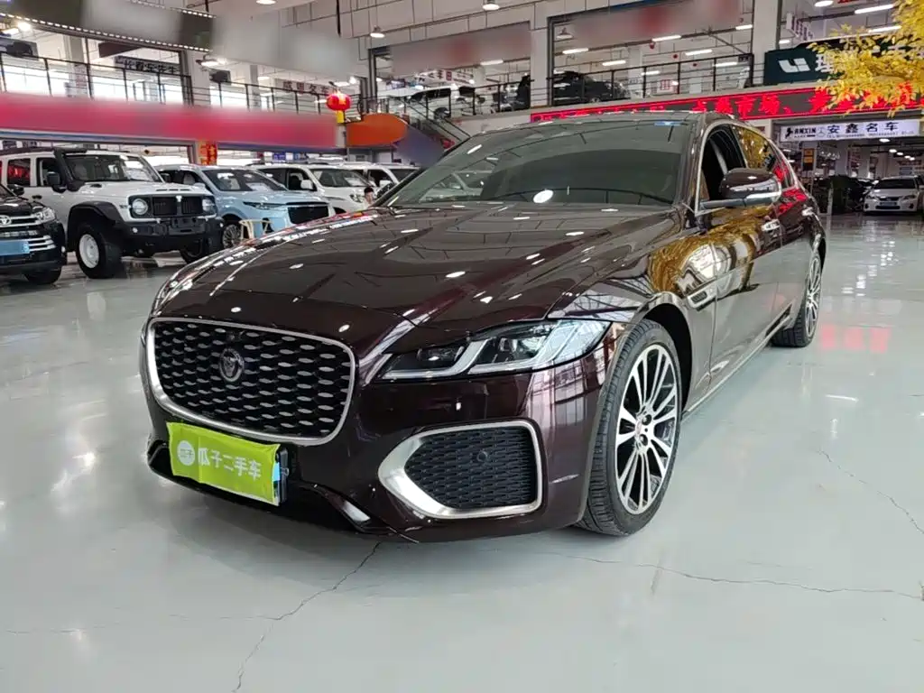 Фото 1 - Jaguar XFL