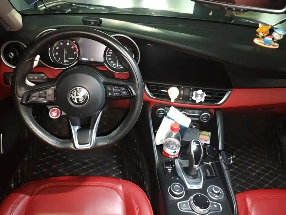 Alfa Romeo Giulia 2021 2020 2.0T 280HP Luxury Edition