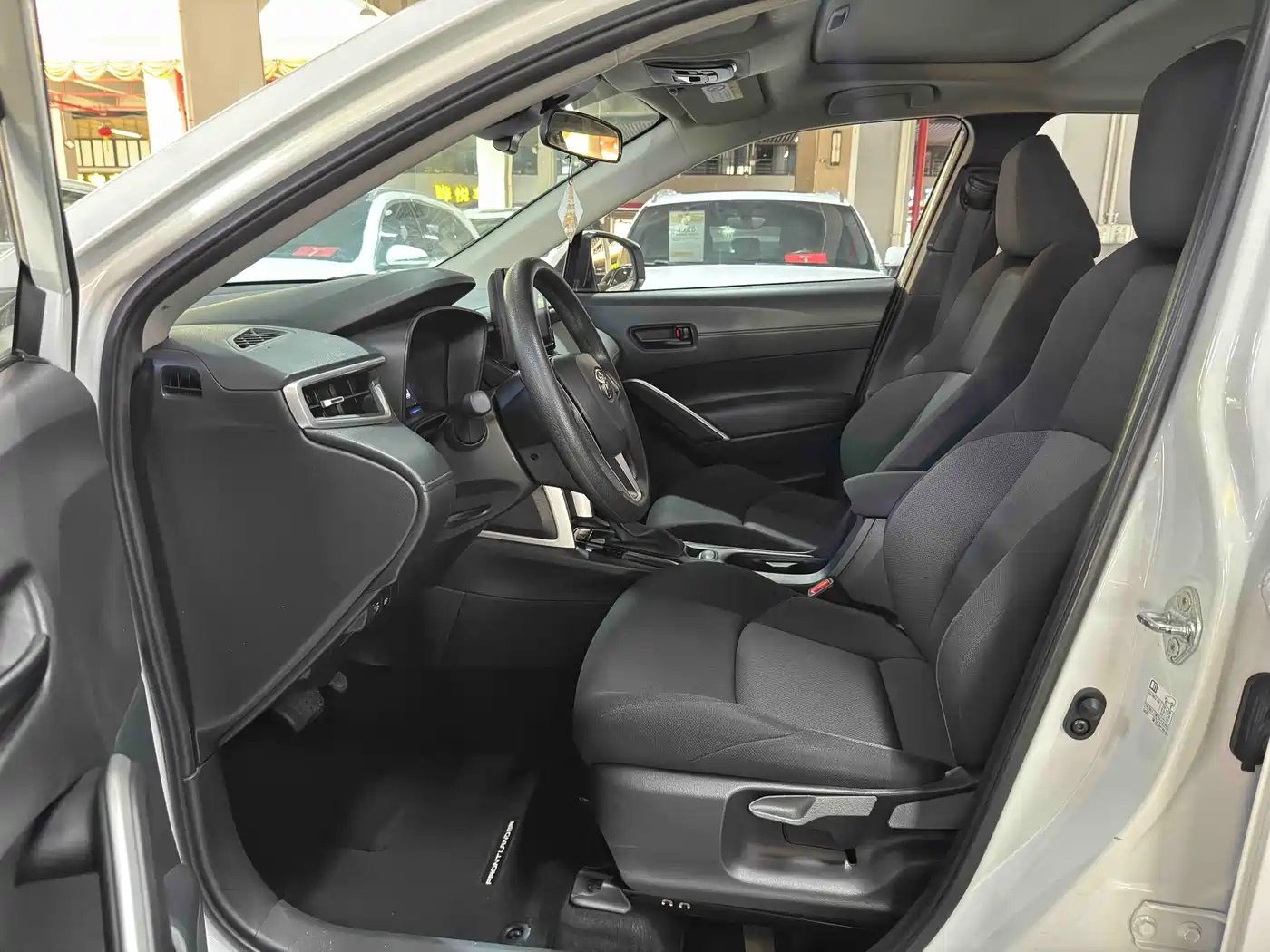 Toyota Frontlander 2022 2.0L CVT Elite фото 5